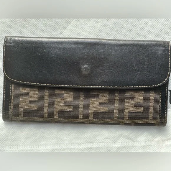 FENDI Zucca Wallet — Brown/Black — Made in Italy - Authentic Vintage ✨ - Picture 2 of 13